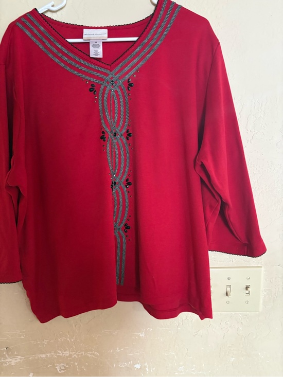 Alfred Dunner Tops - Alfred Dunner Red V-Neck Tunic with Silver Beaded Trim
